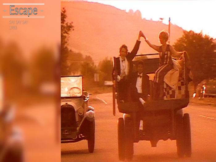 Michael Jackson auf der Flucht gemeinsam mit Paul McCartney auf der Ladefläche eines Lastwagens 1983 in SAY, SAY, SAY. Michael Jackson escaping together with Paul McCartney on the back of a truck in 1983 in SAY, SAY, SAY.